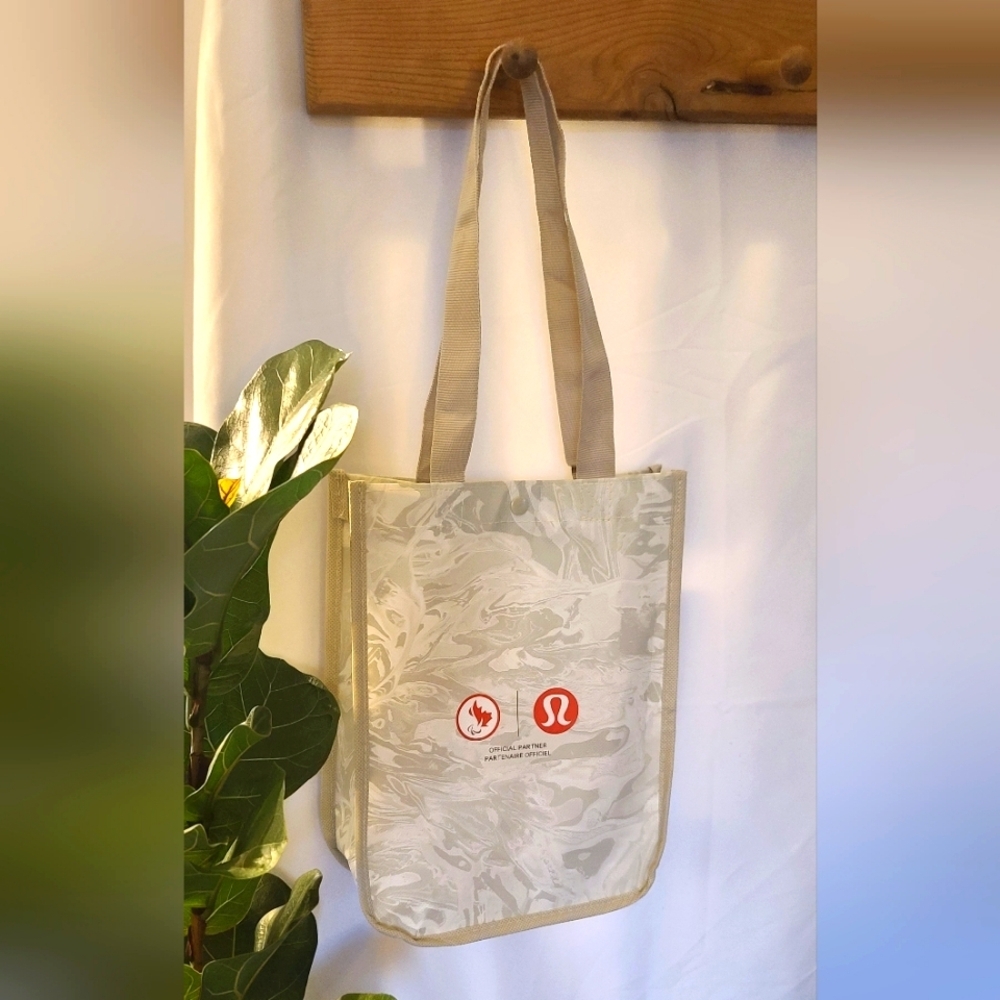 🍋 Lululemon Reusable Bag